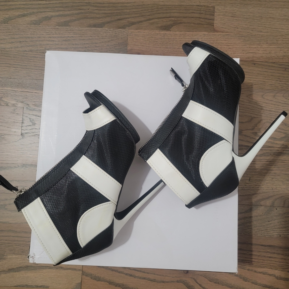Qupid Black and White Heeled Boots
